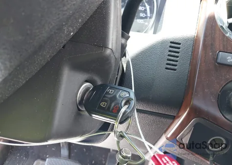 2013 Ford F-250 Lariat из США, поврежденный, VIN 1FT7W2BT5DEA90626